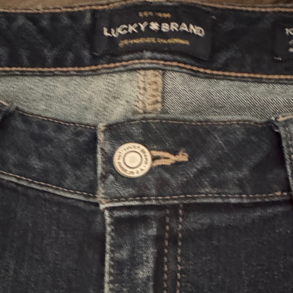 Lucky Brand Dark Blue Jeans